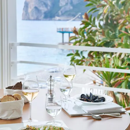 Hotel Taverna Del Capitano 4*