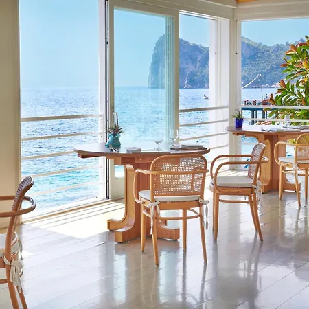 Taverna Del Capitano ホテル