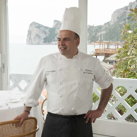 ホテル Taverna Del Capitano