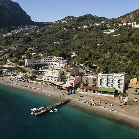 ホテル Taverna Del Capitano Marina del Cantone