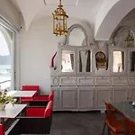 Ξενοδοχείο Taverna Del Capitano 4*