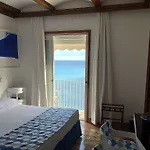 Ξενοδοχείο Taverna Del Capitano 4*