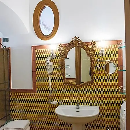 Taverna Del Capitano Hotel Marina del Cantone