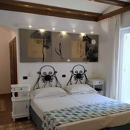 Hotel Taverna Del Capitano 4*