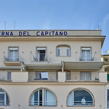 Hotel Taverna Del Capitano 4*