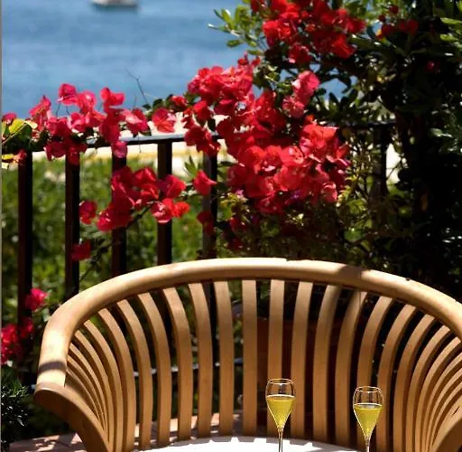 Taverna Del Capitano فندق 4*